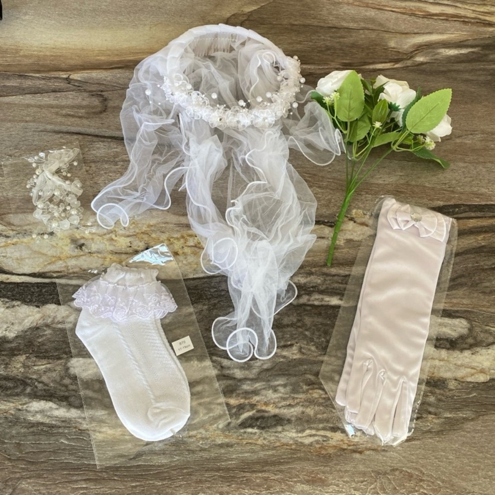 Girls White Bridal Accessory Set with Veil and Gloves New